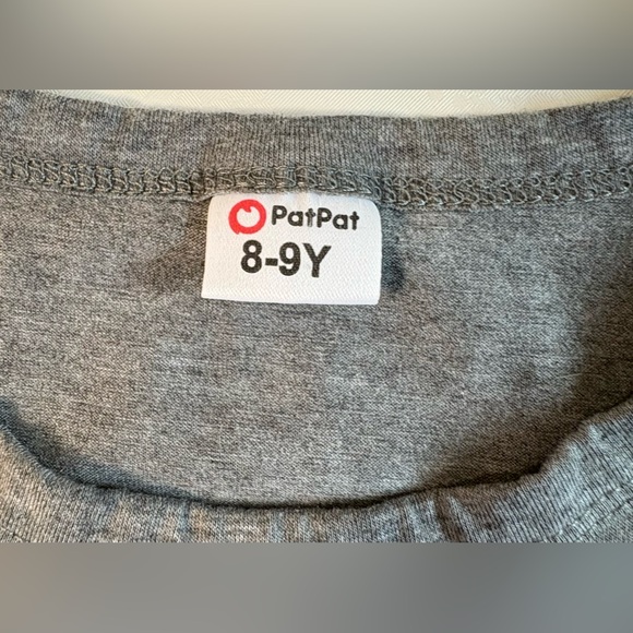 EUC/NWOT Bundle: 2-Pr 8 Slim Urban Pipeline Jeans, 1 Christmas & 1 Spider-Man T - Picture 9 of 16